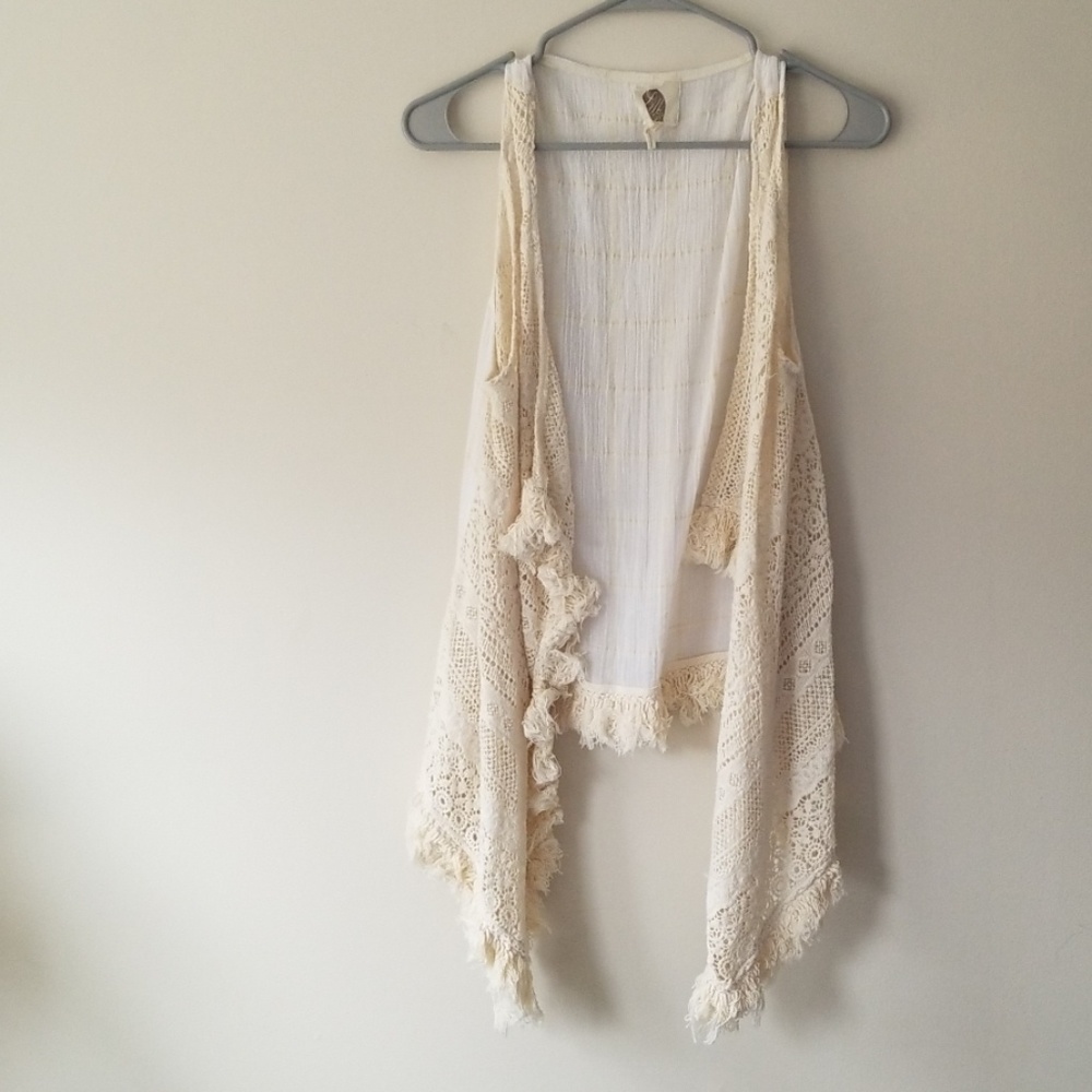 Anthropologie Lilka | small crocheted tank shawl